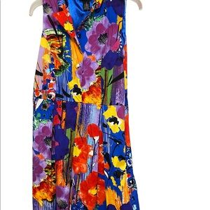 She’s in great condition very beautiful! Size 12
Spense brand